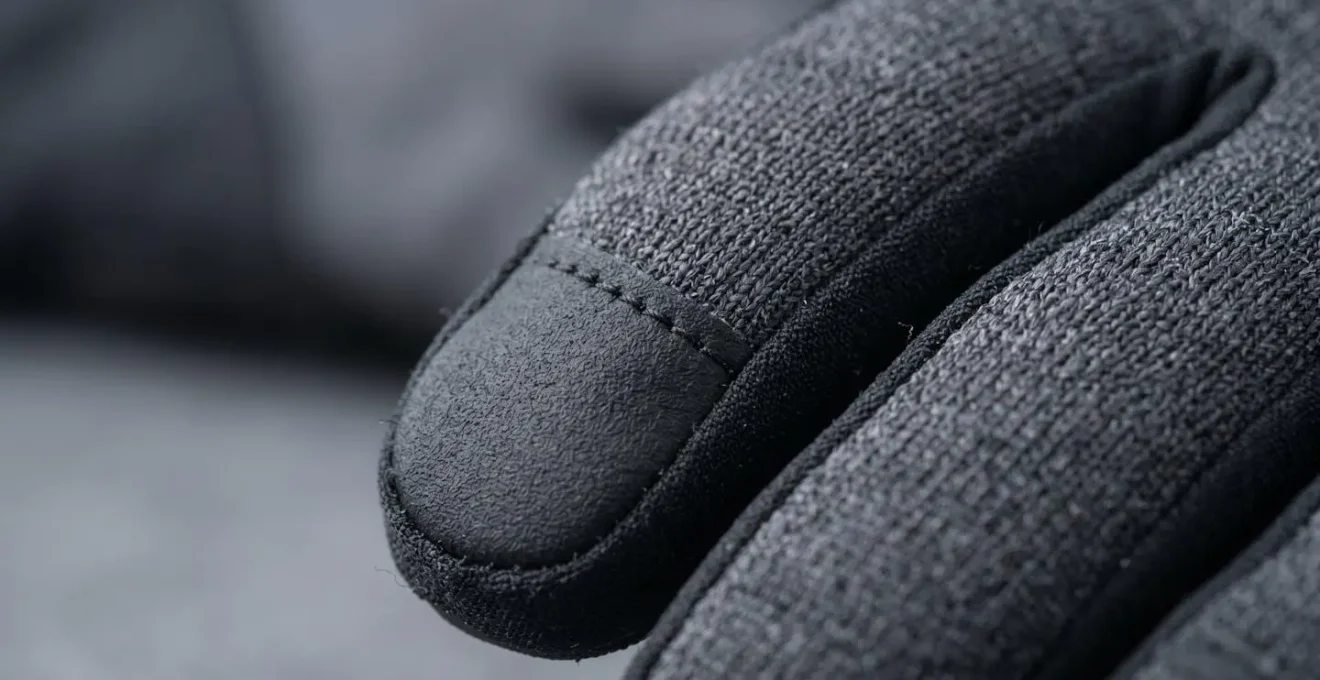Comparaison visuelle des différentes formes de gants pour cyclisme hivernal selon dextérité et chaleur